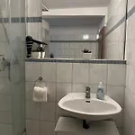 Direkt Am Hauptbahnhof - Perfekt Fuer Pendler Und Monteure דירה *