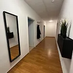 Direkt Am Hauptbahnhof - Perfekt Fuer Pendler Und Monteure דירה
