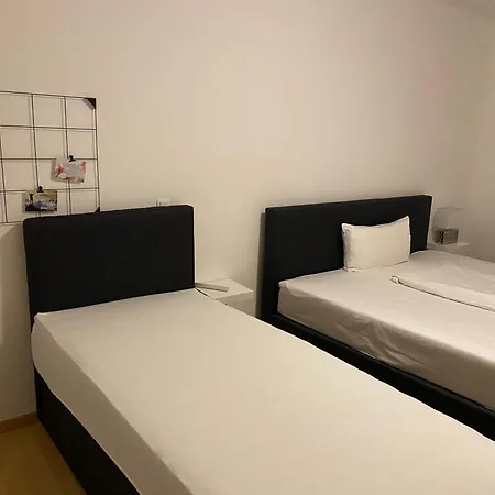 110 Qm Große Direkt Am Hauptbahnhof Apartment Neumünster