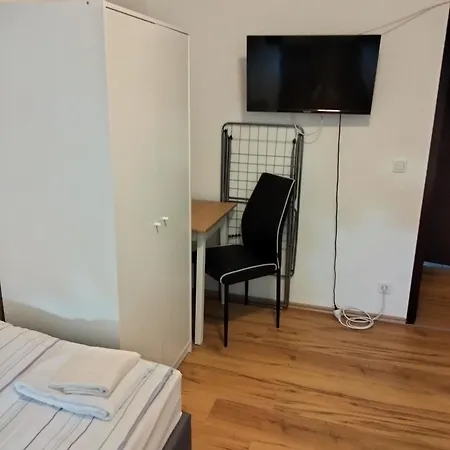 City Apartments Direkt Am Hauptbahnhof - Perfekt Fuer Pendler Und Monteure Apartment Neumuenster