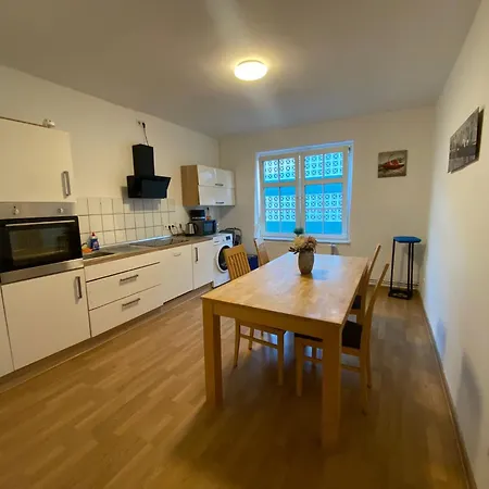 110 Qm Große Direkt Am Hauptbahnhof Apartment Neumünster