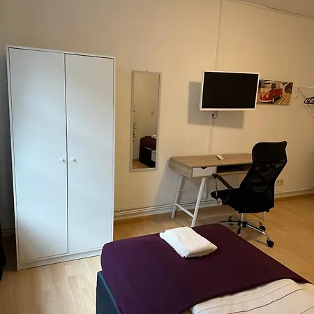 Direkt Am Hauptbahnhof - Perfekt Fuer Pendler Und Monteure Neumünster