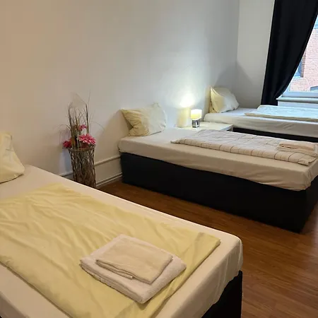110 Qm Große Direkt Am Hauptbahnhof Apartment Neumünster