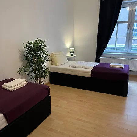110 Qm Große Direkt Am Hauptbahnhof Apartment Neumünster