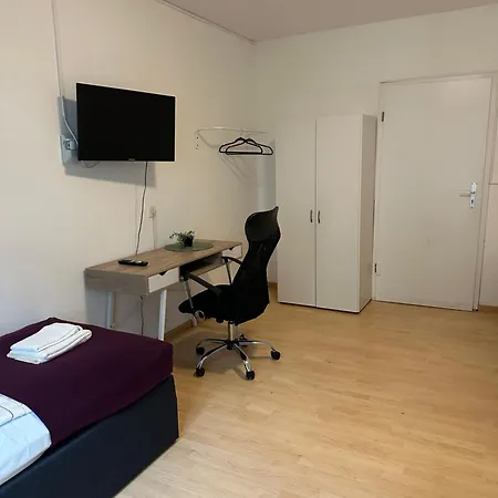 Direkt Am Hauptbahnhof - Perfekt Fuer Pendler Und Monteure Apartment Neumuenster