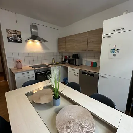 110 Qm Große Direkt Am Hauptbahnhof * Neumünster