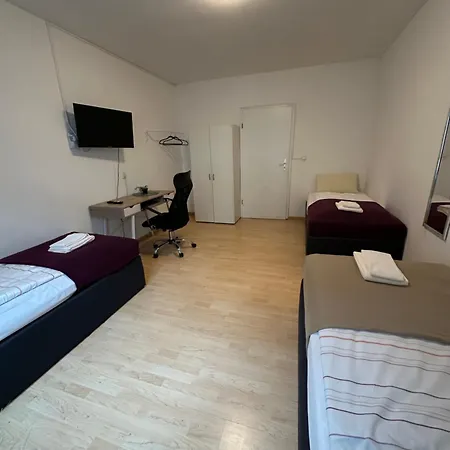 Direkt Am Hauptbahnhof - Perfekt Fuer Pendler Und Monteure * Neumuenster
